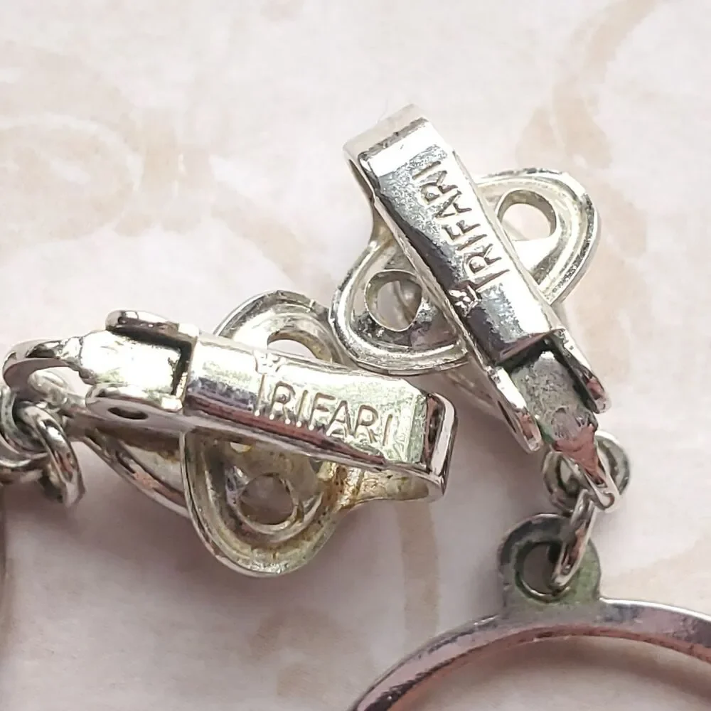 VTG Crown Trifari Silvertone Hoop Earrings Clip on 1” Diam Floral Wreath Signed - Picture 4 of 9